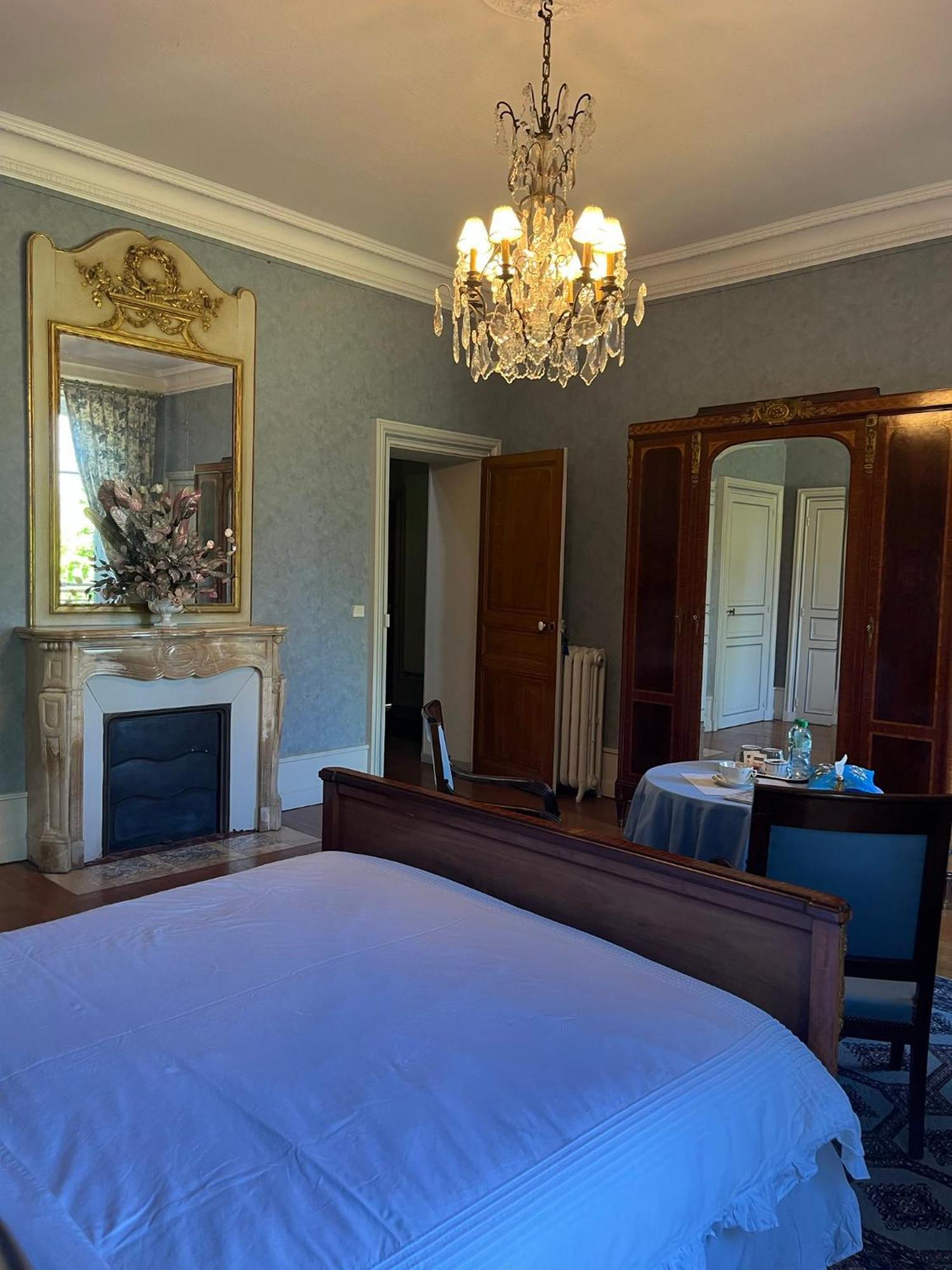 Bed and Breakfast Demeure Des Payratons Saint-Gerand-le-Puy Exterior foto